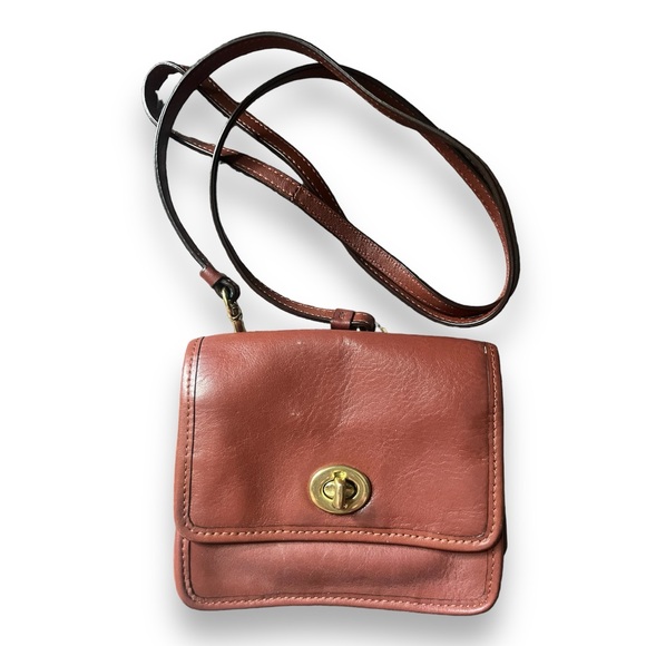 Vintage Coach Turn Lock Mini Penny Crossbody - Reasonable Offers Please & TY :) - Picture 3 of 7